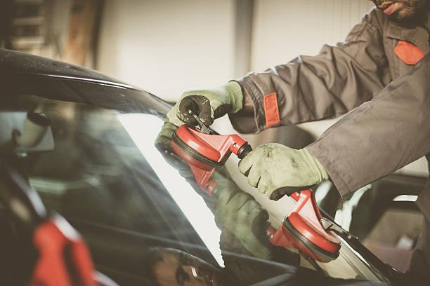 Auto Glass Repair in La Habra, CA - Windshield Glass Chip, Crack Repair & Same Day Replacement