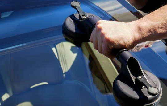 Windshield Repair in Walnut, CA - Auto Glass Services, Chip Fix & Same Day Windshield Replacement